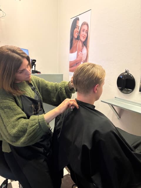 Hårklippning på Flottsunds Hår